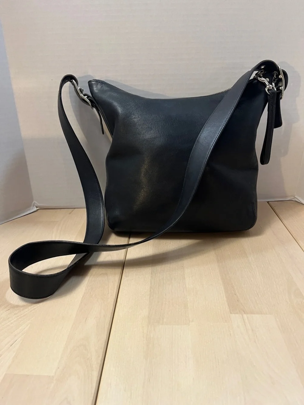 Vintage Coach Black Leather Legacy Slim Duffel 9325 Crossbody Shoulder Bag Purse